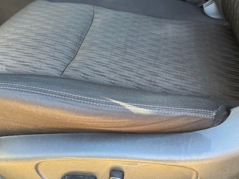 Used 2017 Nissan Rogue SV image 12