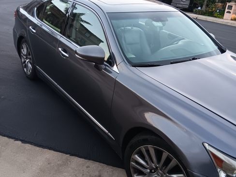 Used 2014 Lexus LS 460 image 9