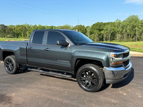Used 2018 Chevrolet Silverado 1500 LT image 4