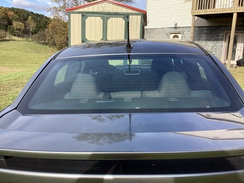 Used 2013 Dodge Avenger SE image 27