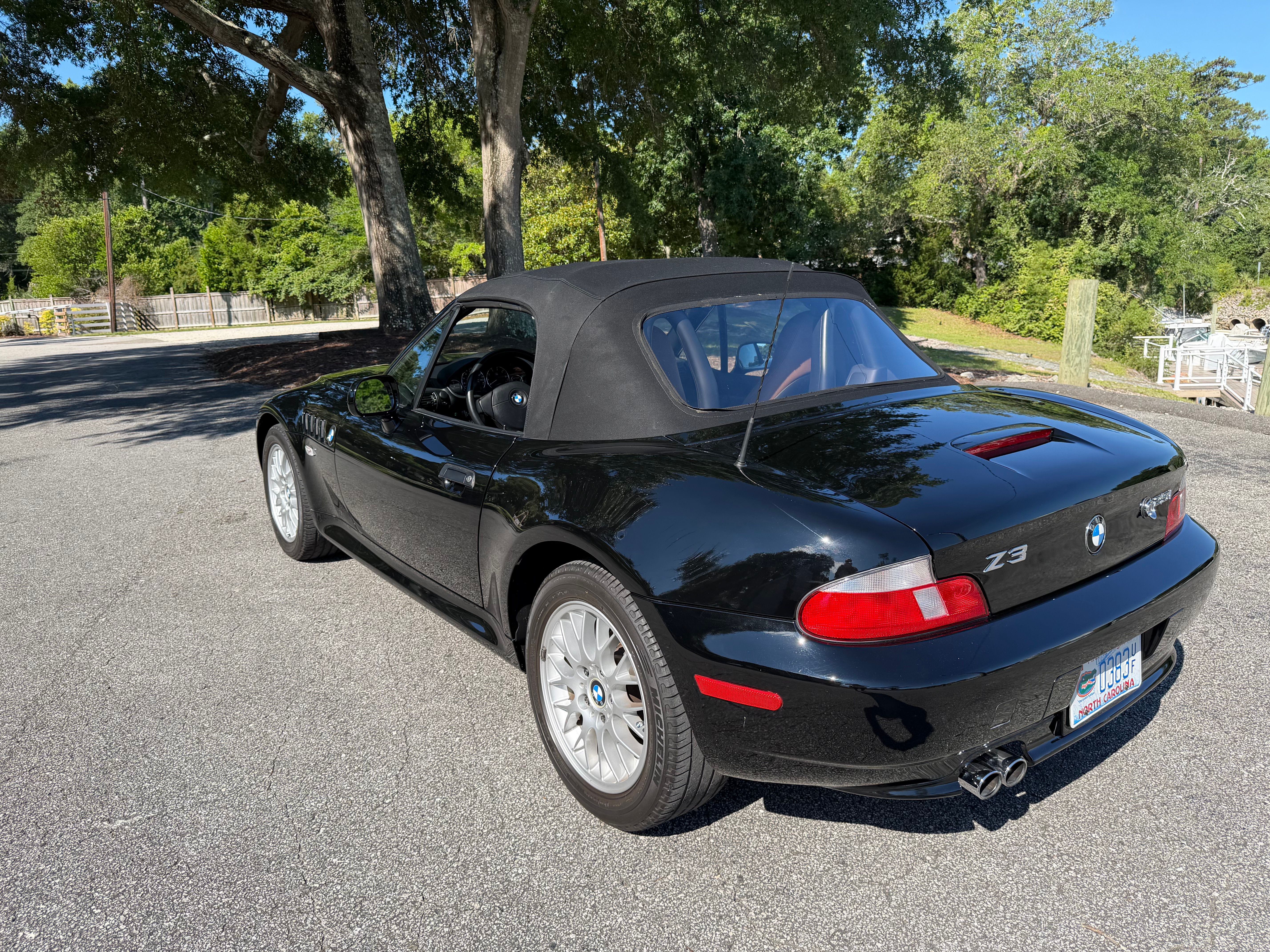 Used 2002 BMW Z3 2.5i RWD image 4