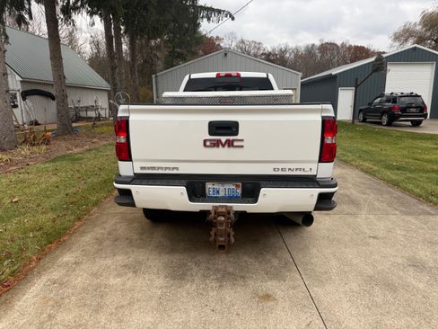 Used 2017 GMC Sierra 3500 Denali w/ Duramax Plus Package image 5