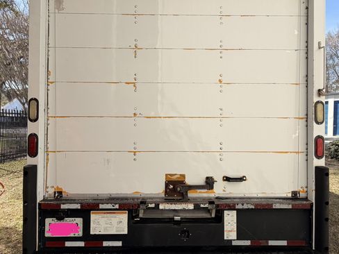 Used 2015 GMC Savana 3500 Van Cab-Chassis 2D image 4