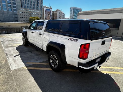 Used 2021 Chevrolet Colorado Z71 AWD/4WD image 5
