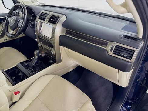 Used 2021 Lexus GX 460 Premium w/ Premium Package image 10