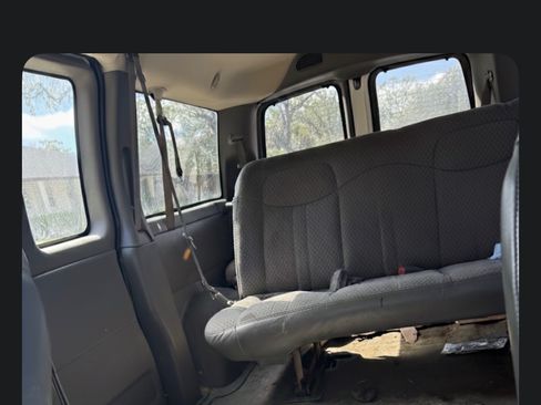 Used 2006 Chevrolet Express 3500 Passenger w/ LT Preferred Equipment Group image 9