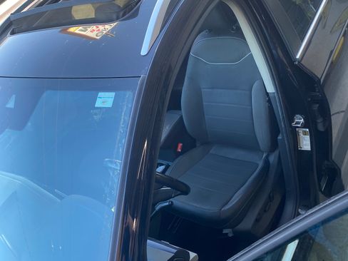 Used 2023 Volkswagen Taos SE image 4