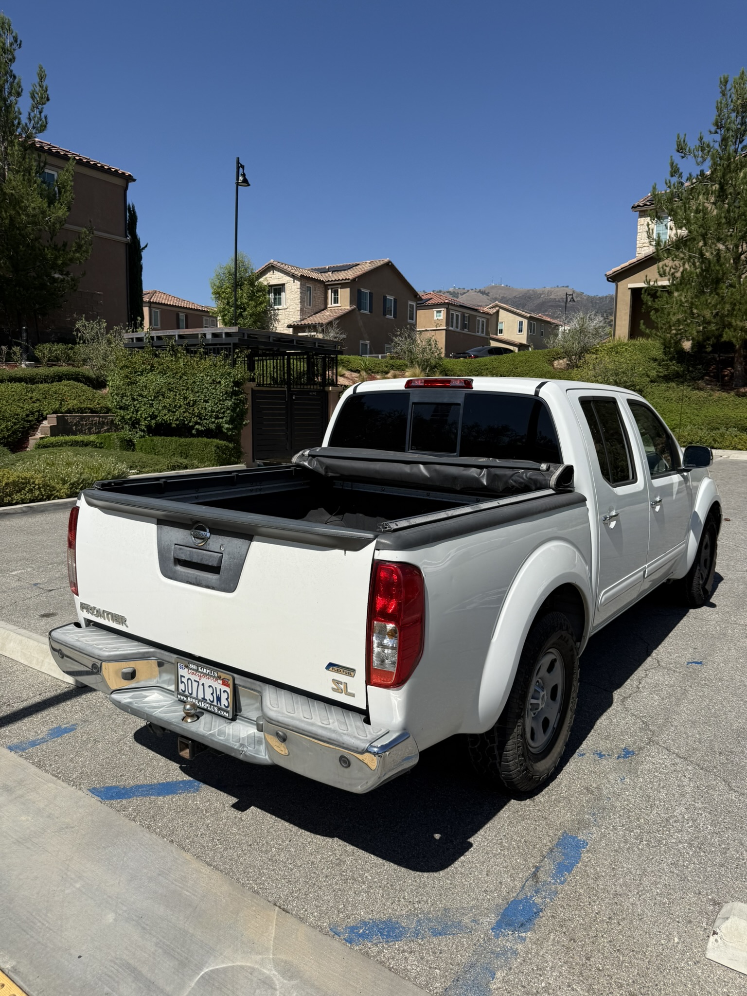 Used 2017 Nissan Frontier SL w/ Moonroof Package RWD image 8