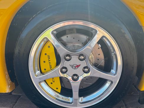 Used 2003 Chevrolet Corvette Convertible w/ Preferred Equipment Group1 RWD image 5