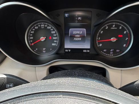 Used 2017 Mercedes-Benz GLC 300 image 2