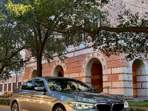 Used 2018 BMW 530i w/ Premium Package image 9