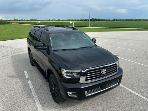 Used 2019 Toyota Sequoia TRD Sport w/ TRD Sport Premium Package AWD/4WD image 2