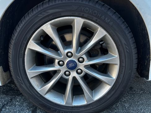 Used 2017 Ford Fusion SE image 23