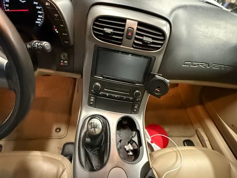 Used 2006 Chevrolet Corvette Convertible w/ Preferred Equipment Group image 8