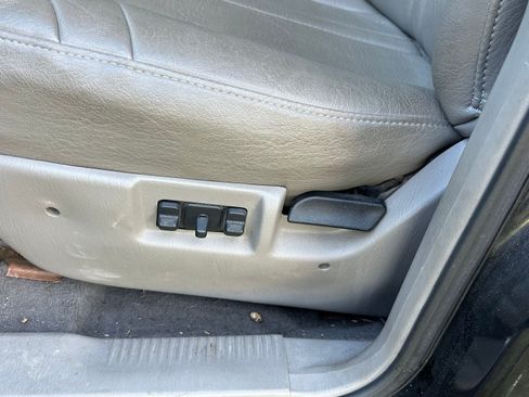 Used 2004 Jeep Grand Cherokee Laredo w/ Trailer Tow Group IV image 19