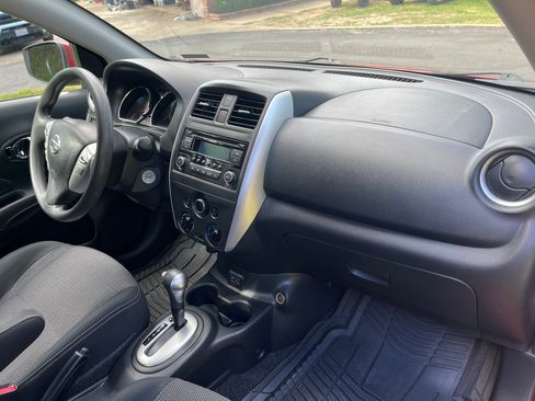 Used 2018 Nissan Versa SV FWD image 15