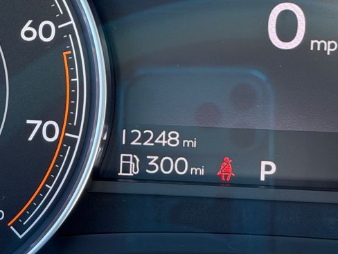 Used 2018 Bentley Bentayga Onyx Edition image 13