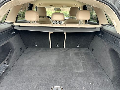 Used 2021 Mercedes-Benz GLC 300 image 9