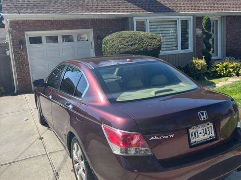 Used 2010 Honda Accord EX-L image 2