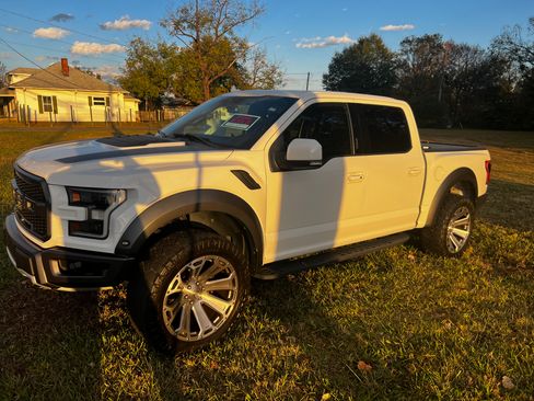 Used 2019 Ford F150 Raptor w/ Equipment Group 802A Luxury image 11