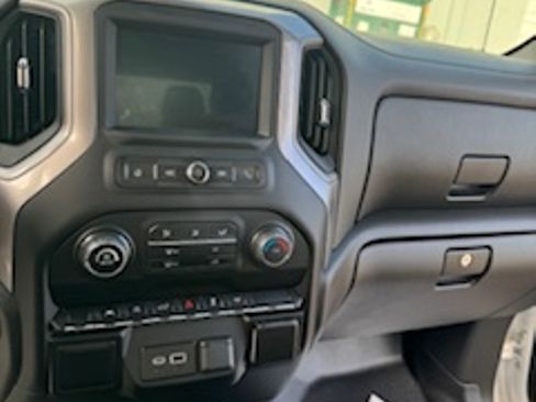 Used 2022 Chevrolet Silverado 1500 Custom image 13