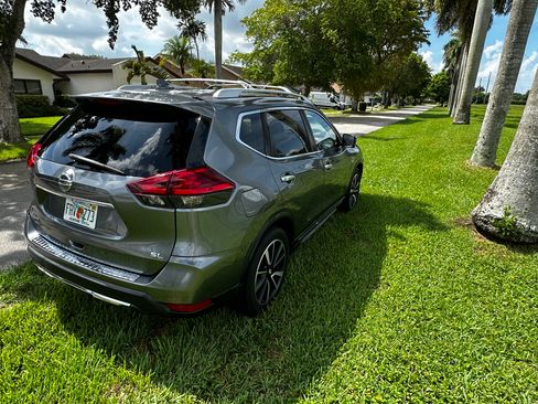 Used 2017 Nissan Rogue SL w/ SL Premium Package FWD image 5