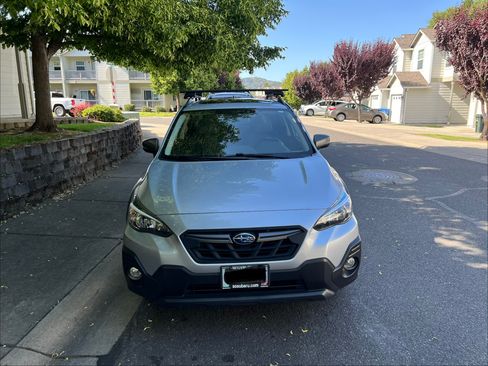 Used 2022 Subaru Crosstrek 2.5i Sport w/ Moonroof Package AWD/4WD image 2