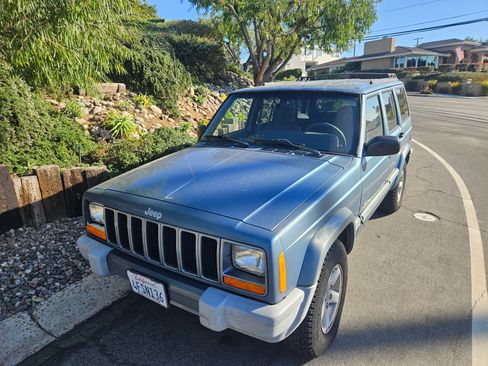 Used 1999 Jeep Cherokee Sport image 11