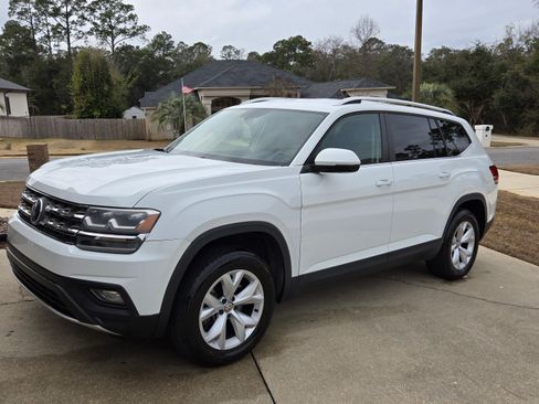 Used 2018 Volkswagen Atlas SE image 1