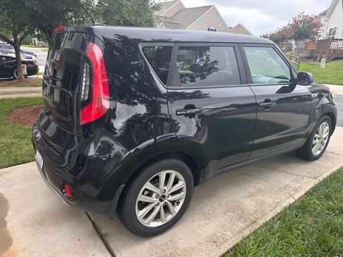 Used 2018 Kia Soul + w/ Audio Package FWD image 2