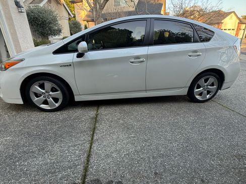 Used 2013 Toyota Prius One image 4