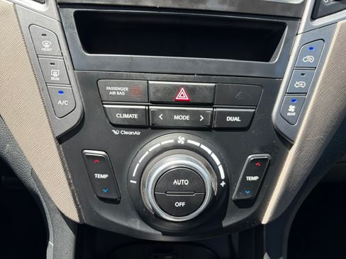 Used 2015 Hyundai Santa Fe Limited w/ Option Group 04 FWD image 15