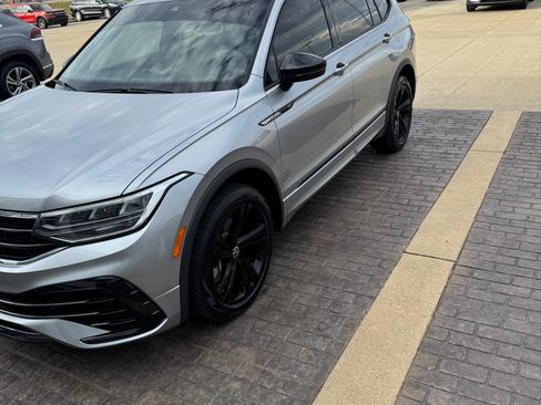 Used 2023 Volkswagen Tiguan SE R-Line image 10