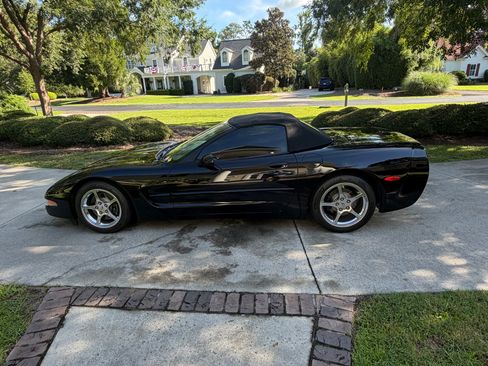 Used 2002 Chevrolet Corvette Convertible w/ Preferred Equipment Group2 RWD image 6