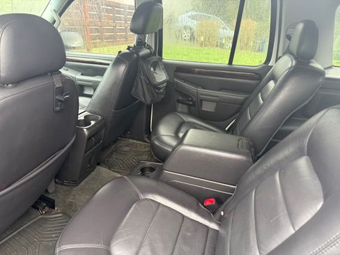 Used 2004 Ford Explorer Limited image 9