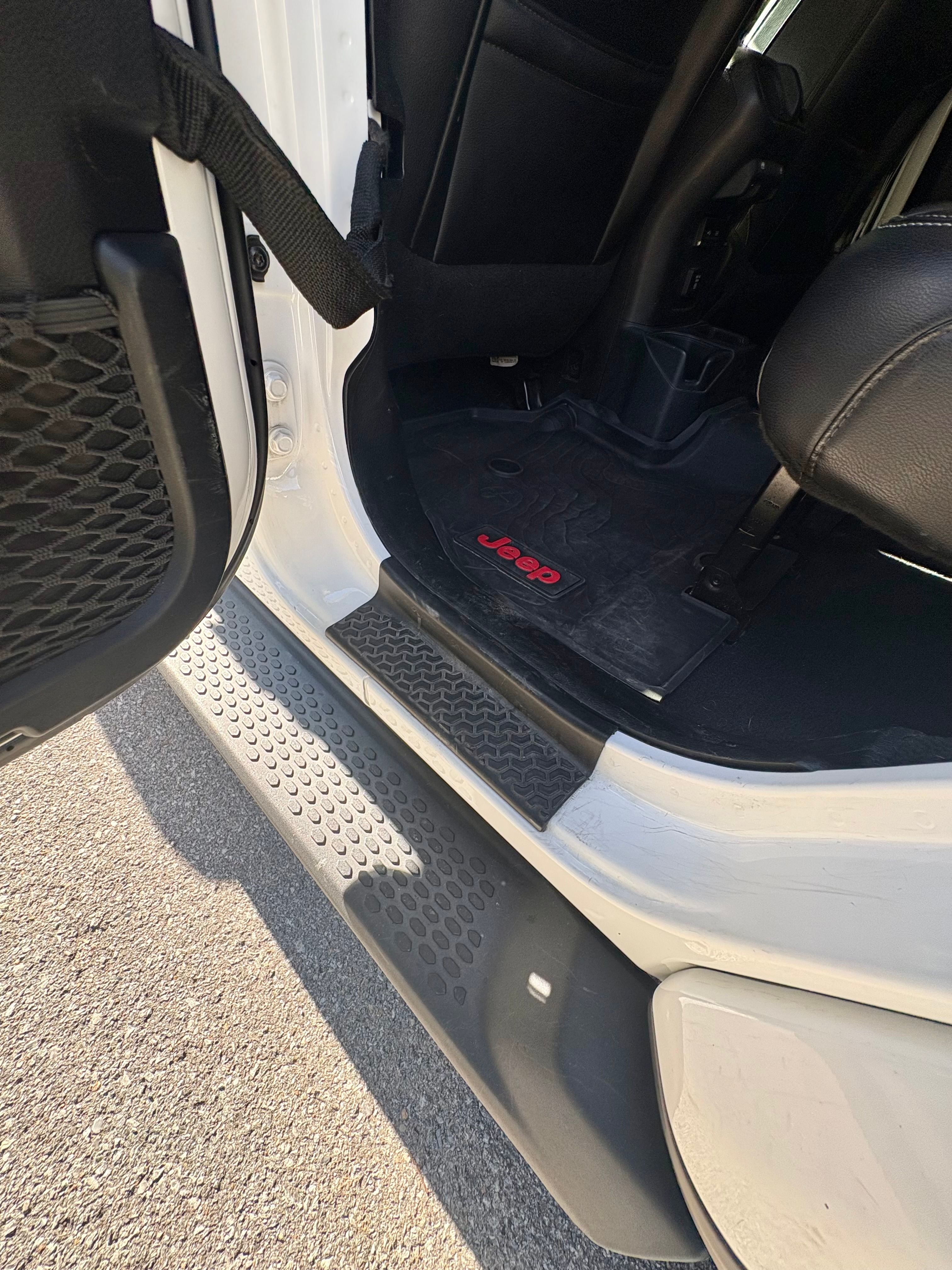 Used 2019 Jeep Wrangler Unlimited Sahara AWD/4WD image 12