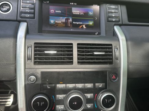 Used 2015 Land Rover Discovery Sport HSE AWD/4WD image 12