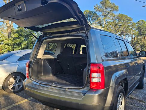 Used 2012 Jeep Patriot Sport image 14