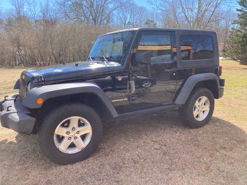 Used 2009 Jeep Wrangler Rubicon w/ PWR Convenience Group image 4