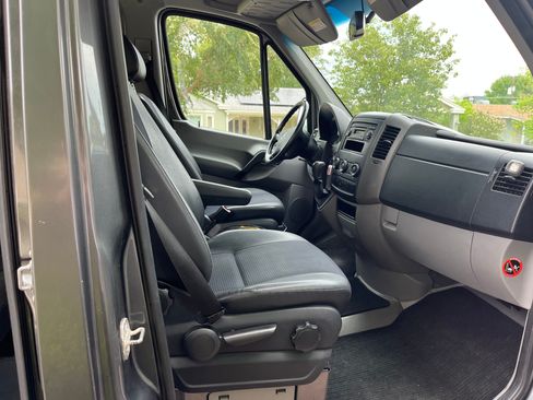 Used 2013 Mercedes-Benz Sprinter 2500 image 6