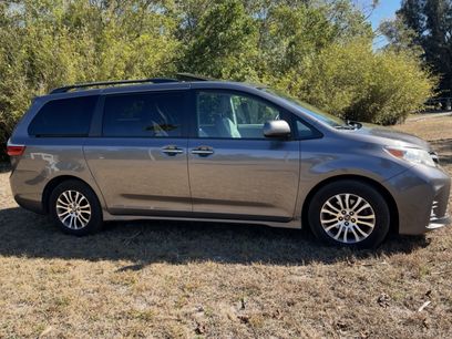 Used 2018 Toyota Sienna XLE w/ XLE Navigation Package