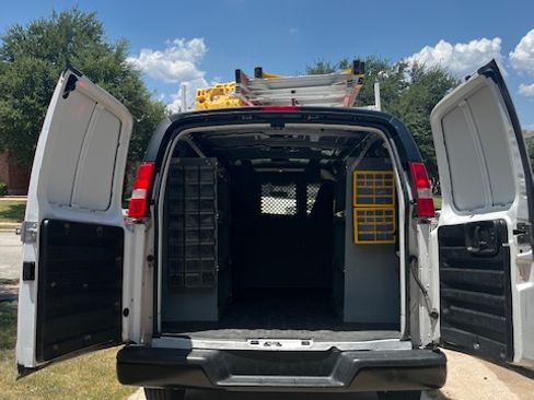 Used 2022 Chevrolet Express 2500 RWD image 15
