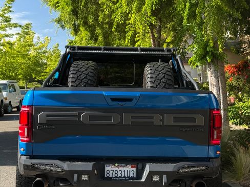 Used 2019 Ford F150 Raptor w/ Equipment Group 802A Luxury AWD/4WD image 9