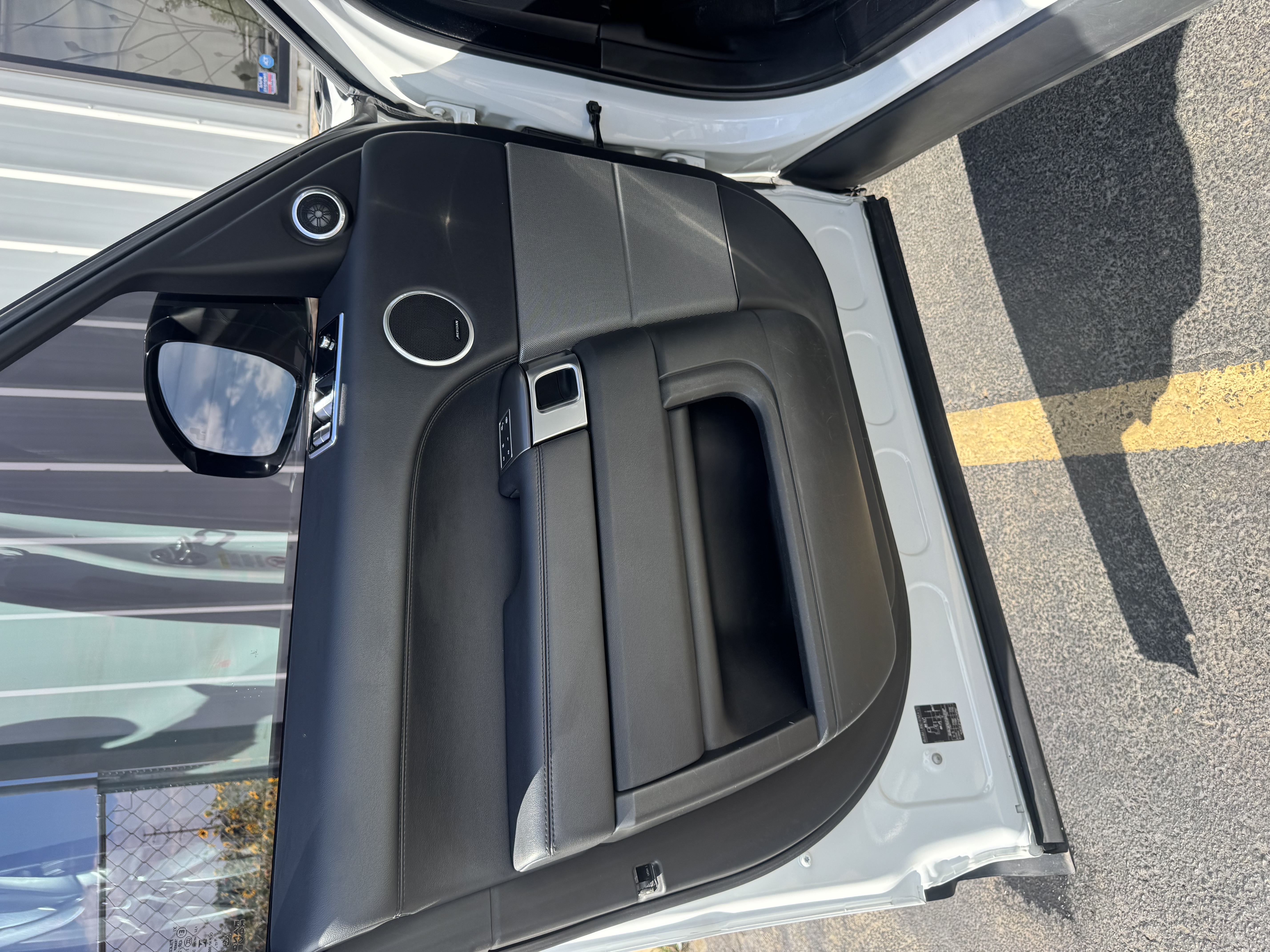 Used 2018 Land Rover Range Rover Sport SE AWD/4WD image 10