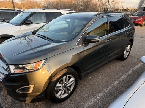 Used 2015 Ford Edge SEL w/ Equipment Group 201A image 2