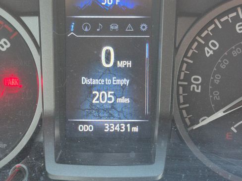 Used 2022 Toyota Tacoma TRD Sport image 10