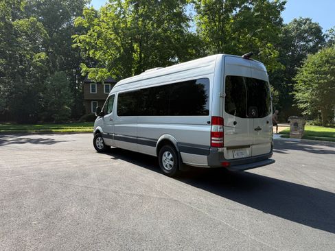 Used 2016 Mercedes-Benz Sprinter 2500 image 5