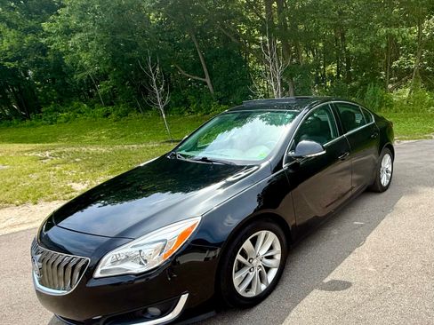 Used 2017 Buick Regal Premium FWD image 1