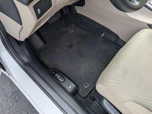 Used 2015 Honda Civic SE image 28