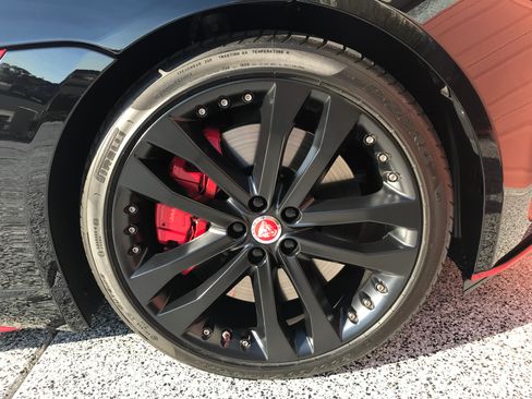 Used 2020 Jaguar F-TYPE R AWD/4WD image 8